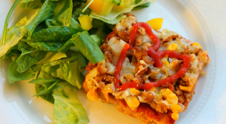 pizza og salat pizza og salat