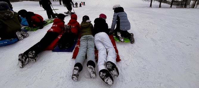 Foto: Beate S. Ranglund En gruppe mennesker som aker